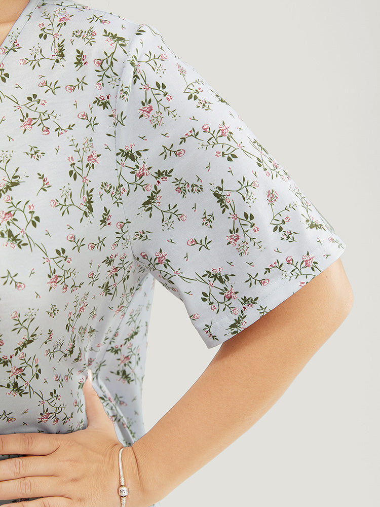Ditsy Floral V Neck Knotted Front T-shirt