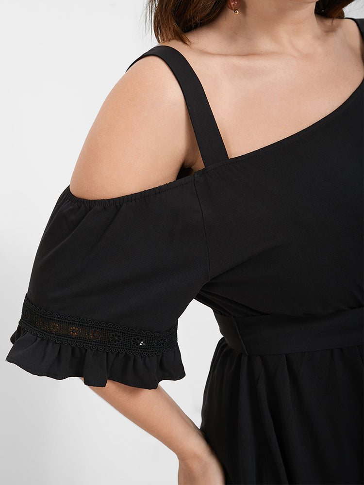 Plain Knotted Ruffles Lace Cold Shoulder Short Dress