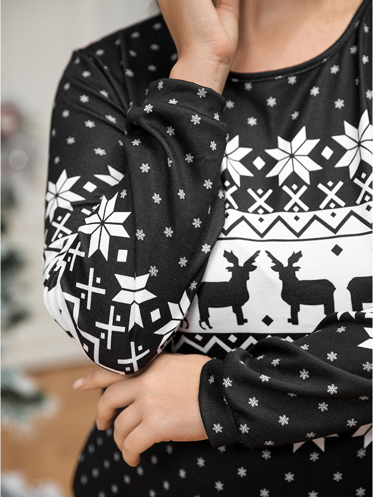 Elk & Snowflake Print Pocket Round Neck Night Dress