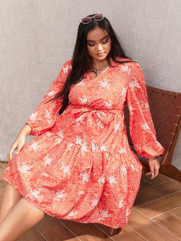 Ditsy Floral Ruffle Hem V Neck Dress