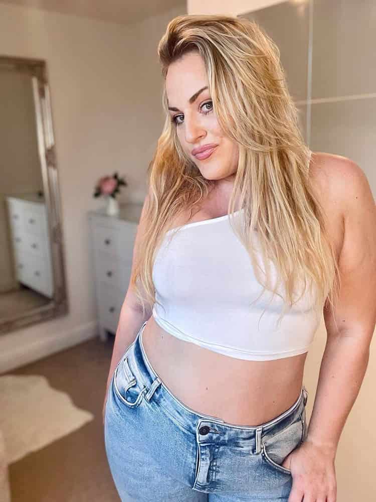 Cut Out Knotted Backless Top