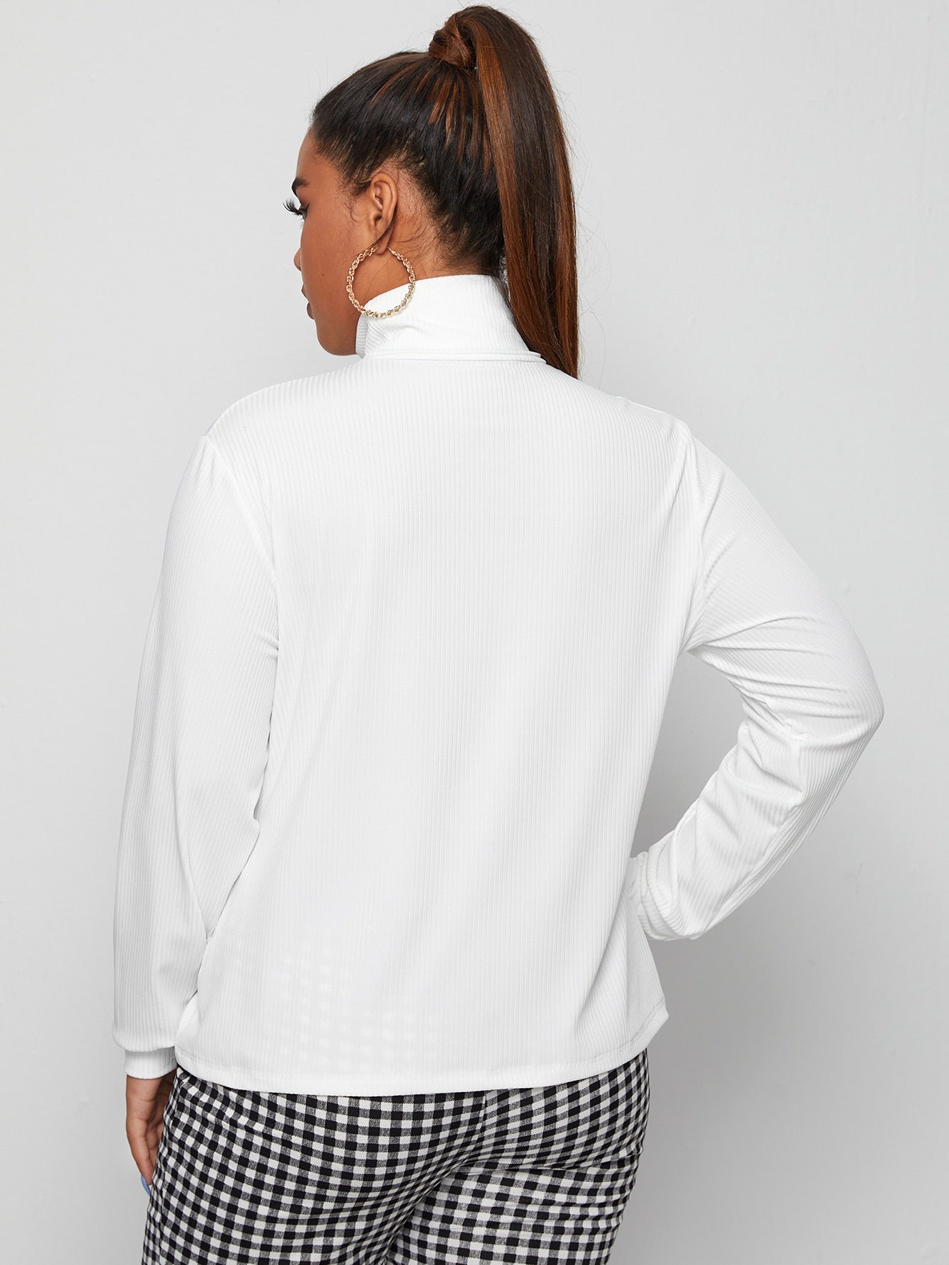 Solid Turtleneck Rib-knit Tee