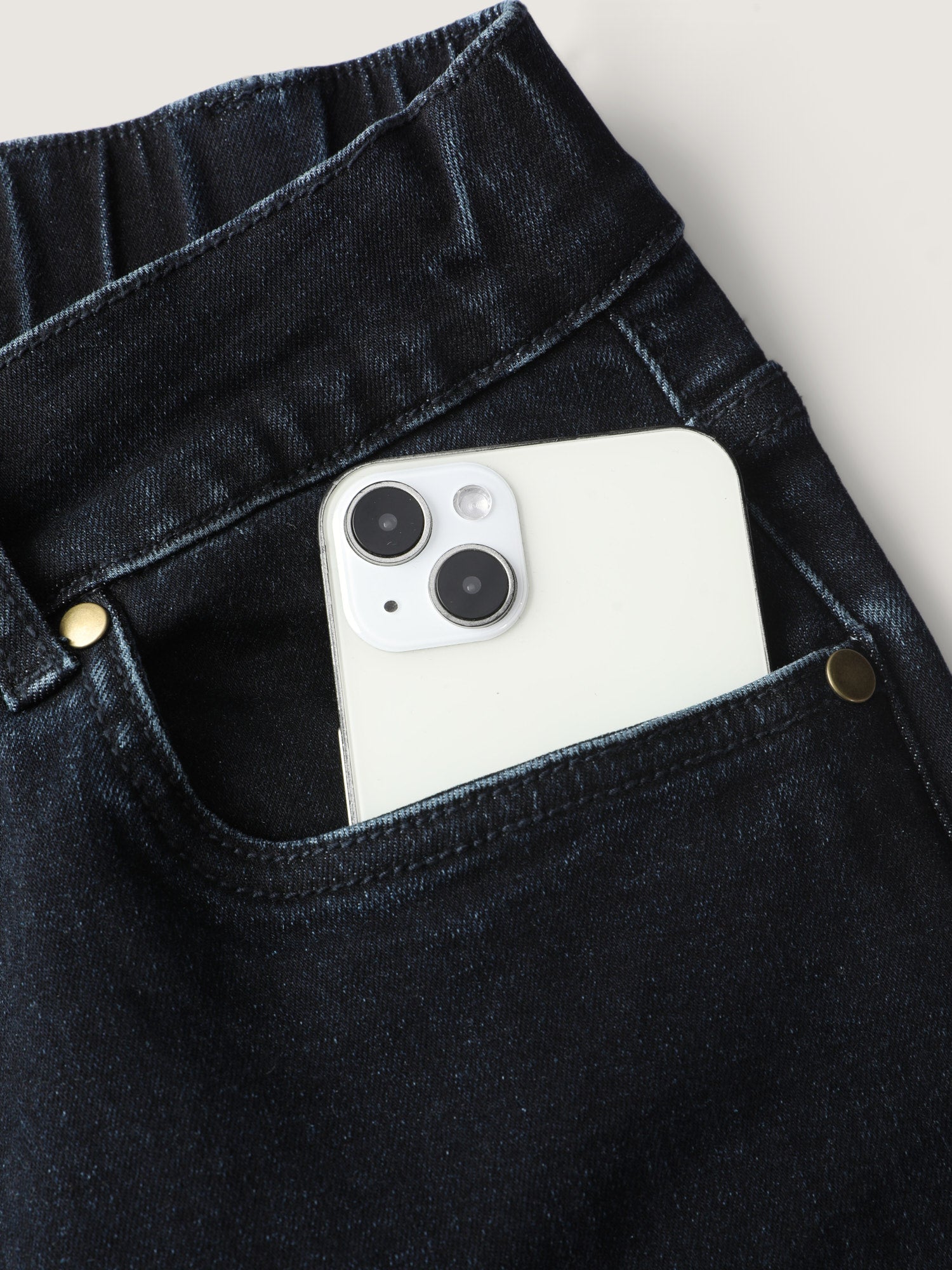 7f2398fe-d2d4-4d73-817c-e004a2ca7cdc