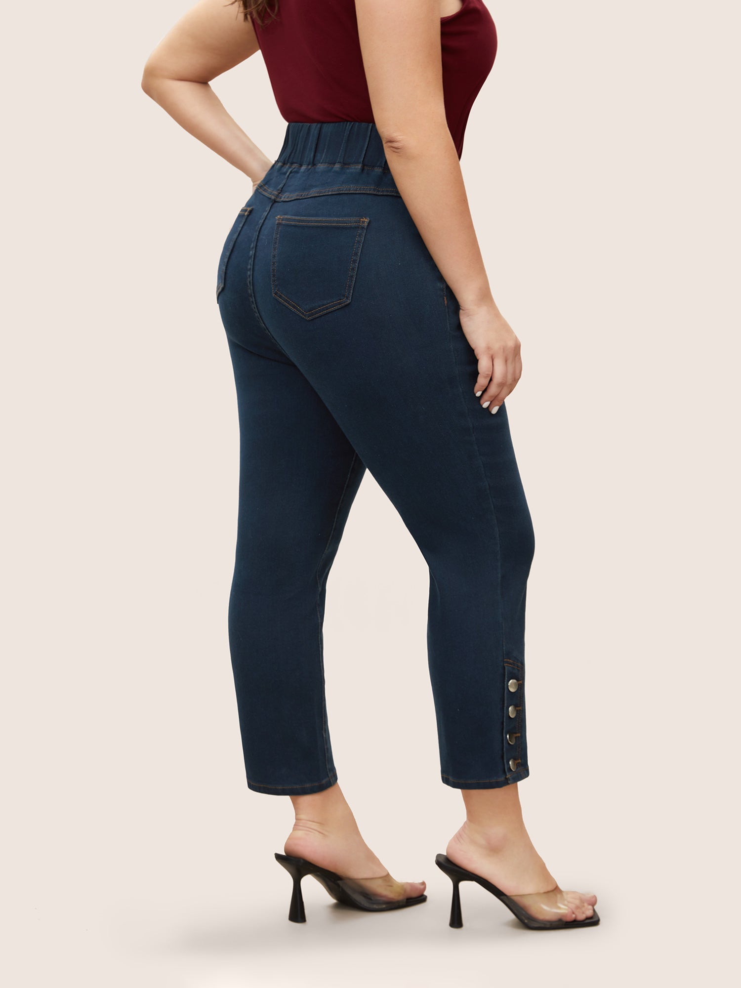 9fb551ef-5a44-4fdc-821d-2deaa92c6fde