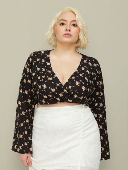 Ditsy Floral V-neck Crop Blouse