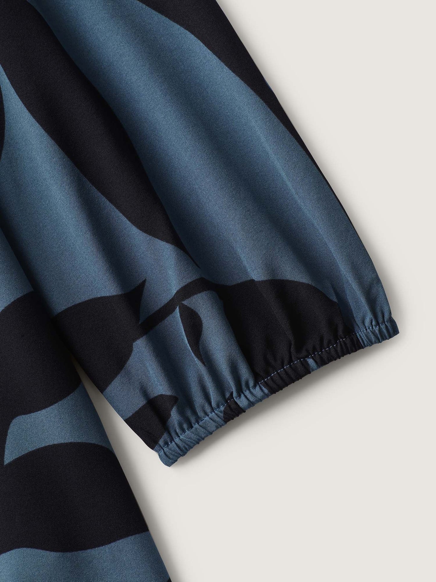 1b4688f6-b3ea-436d-8342-f56a7a5469e4