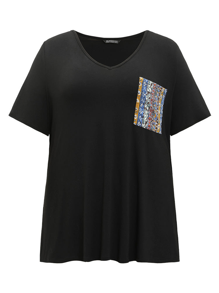 Bandana Print Patched Pocket T-shirt