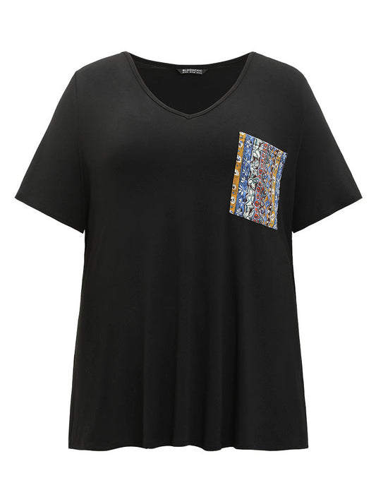 Bandana Print Patched Pocket T-shirt
