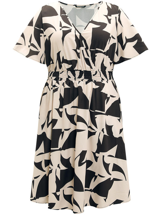 Geometric Print Pocket Surplice Neck Shirred Dress
