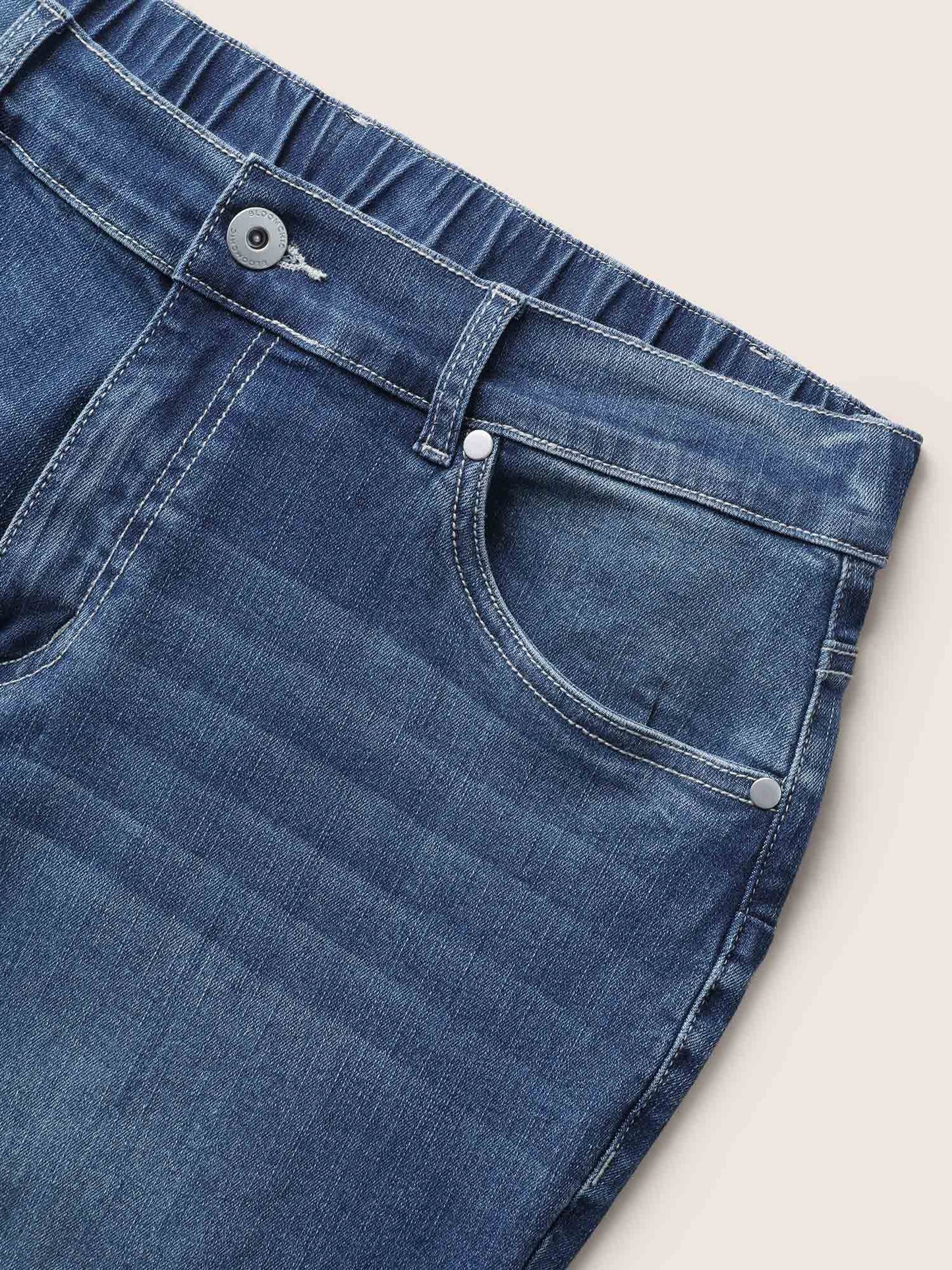 f1cebb54-4aee-4c05-85f9-a0c4b6390596