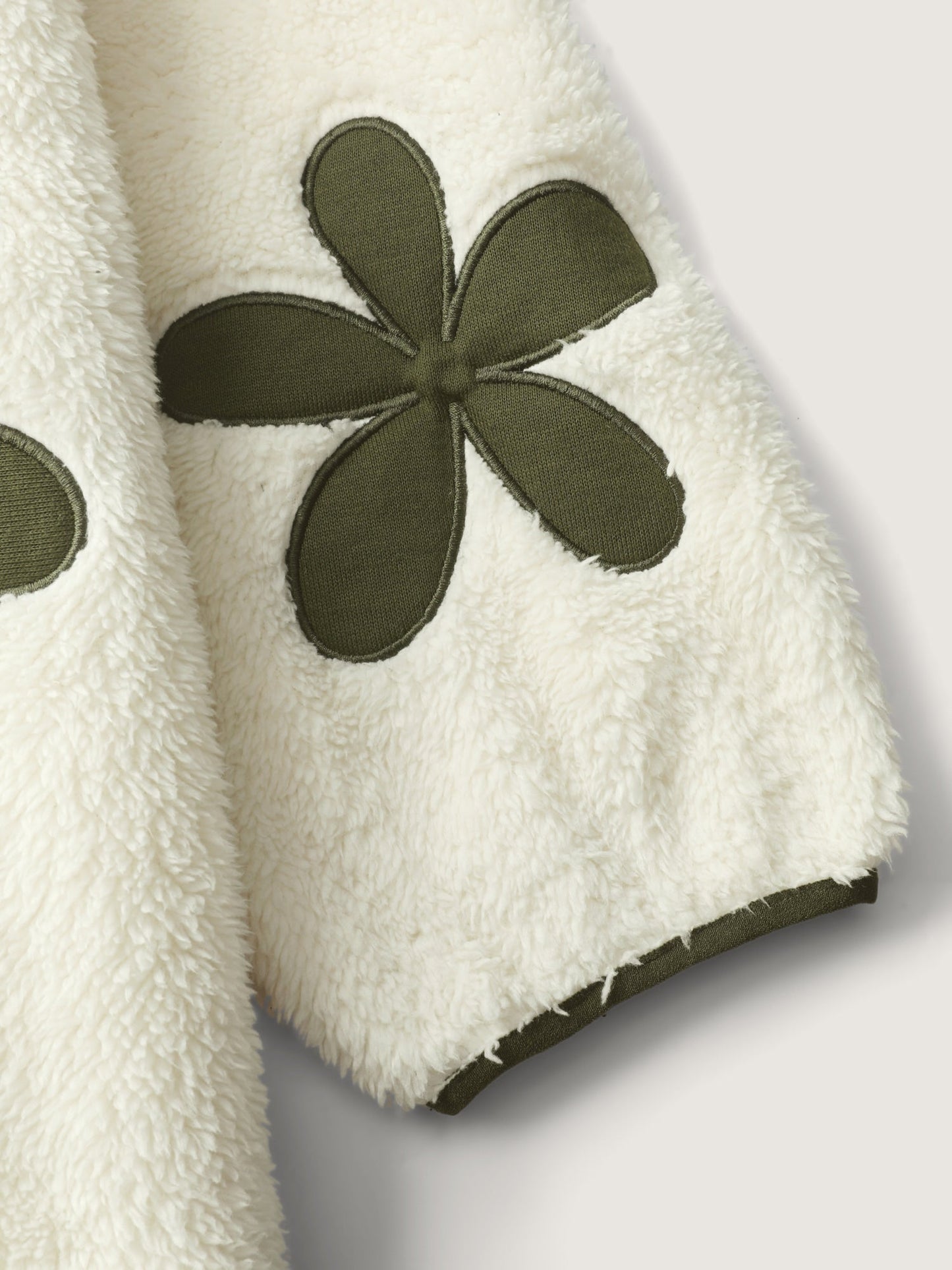 c5ce3d47-eda9-4311-b947-7924f3407828