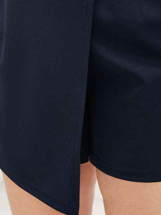Plain Pocket Chain Detail Shorts