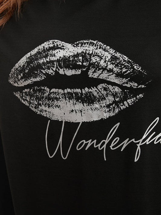 Lip & Letter Print Round Neck Sleep Top
