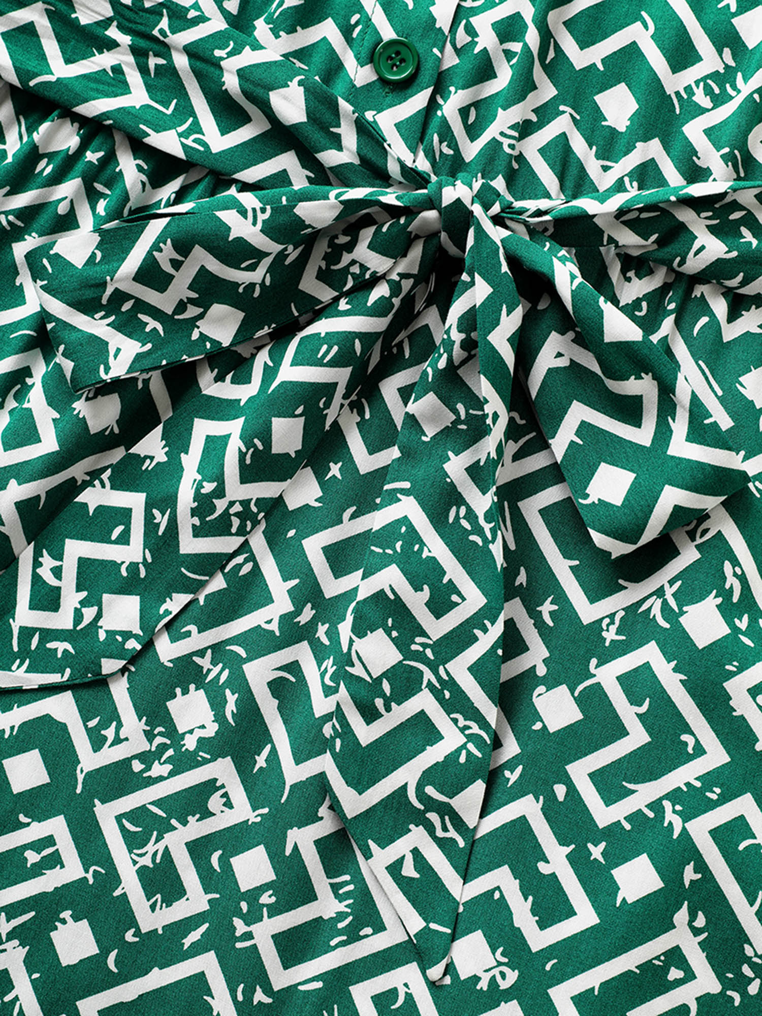 e06eb353-5636-4d7b-9d34-e9208d3caed1