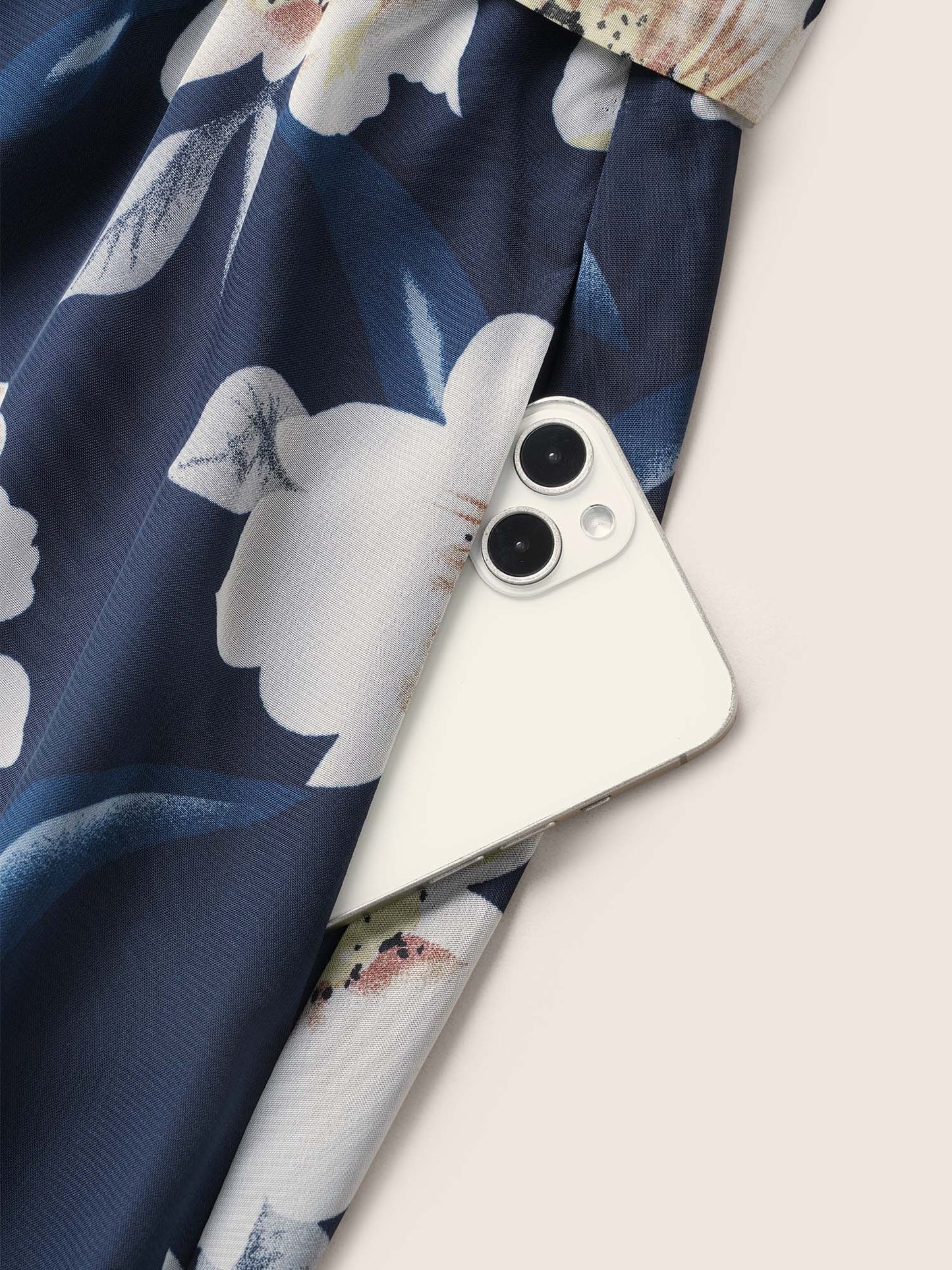 b731dcff-e3fe-4bf1-85ff-e34de0994677