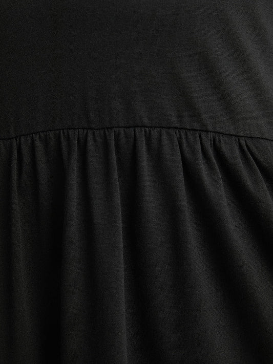 Solid Lace Insert V Neck Ruffle Hem T-shirt