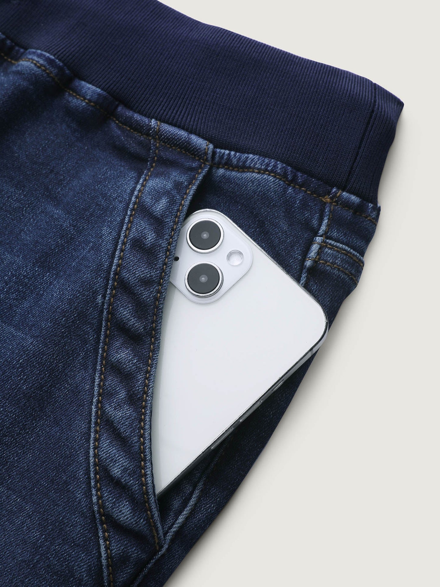 6fc14e6c-4b5f-43f8-b935-d423ec144a8a