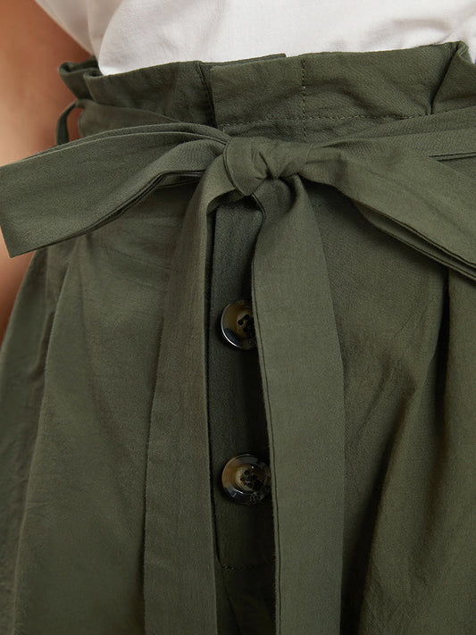 Plain Pocket Belted Button Detail Shorts