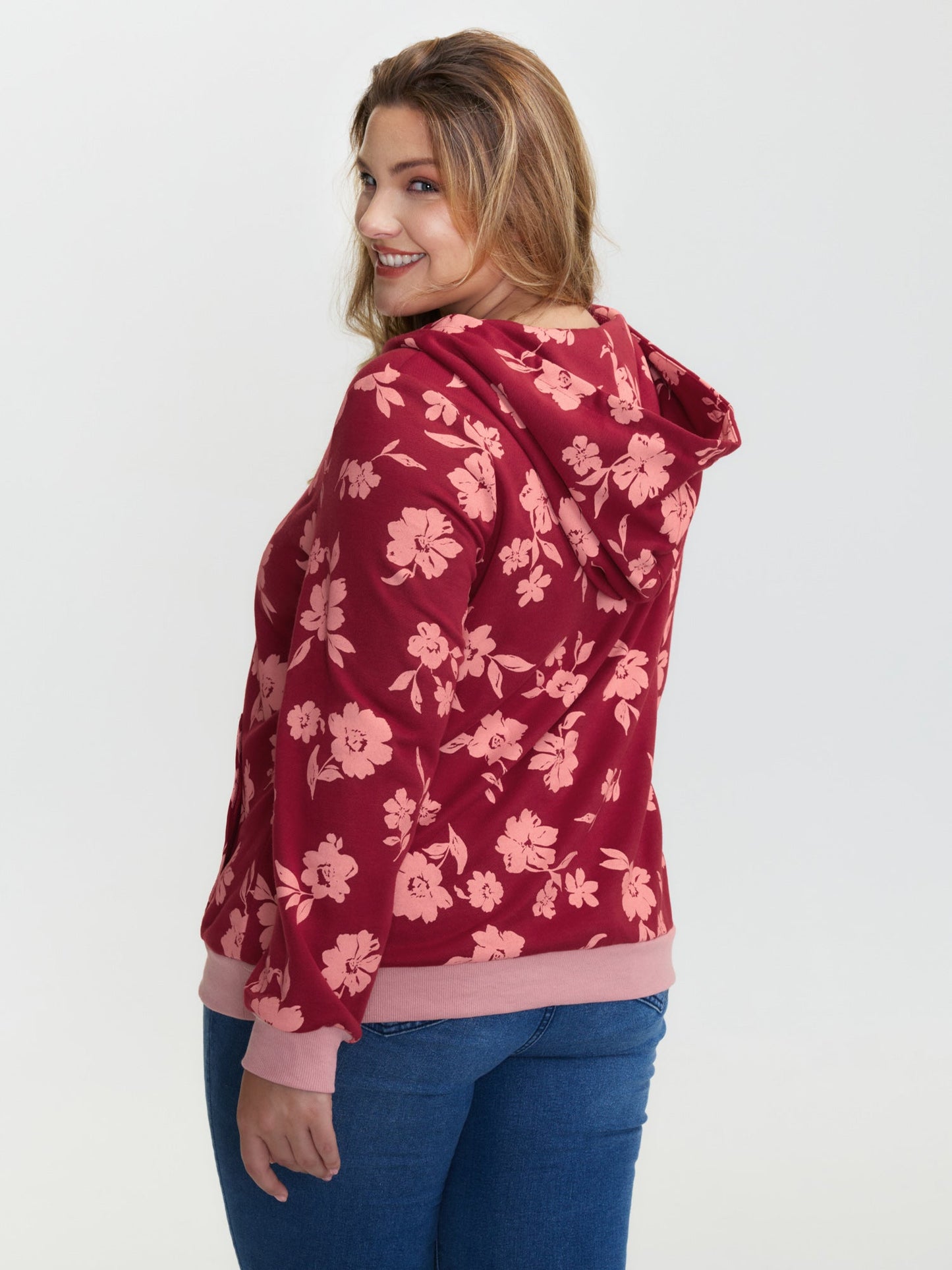 0947c345-8a8b-415a-80f8-afa776090357