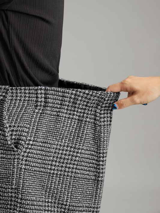 Gingham Brushed Pocket Elastic Waist Shorts