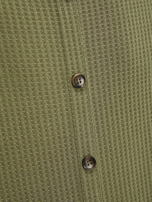 Plain Button Detail Arc Hem Waffle Knit T-shirt