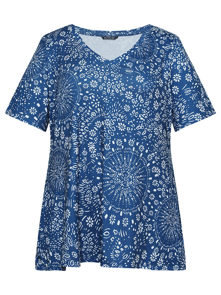 Bandana Print V Neck Moderately Stretchy T-shirt