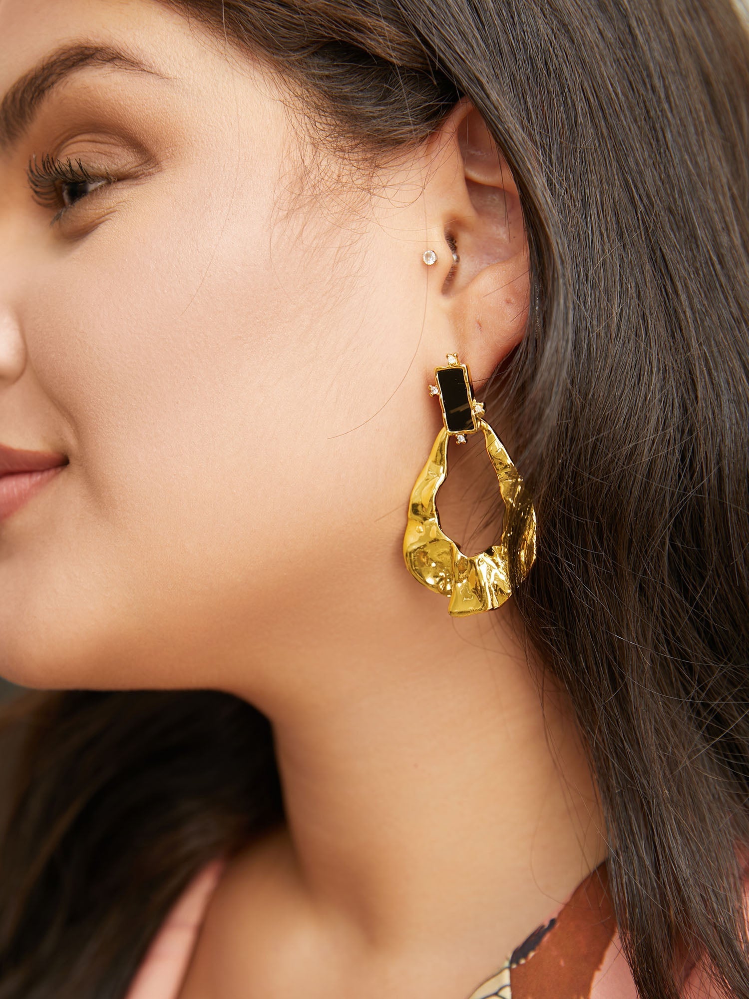 9d0df9d9-e394-40f2-b23c-23e76d17eaf4