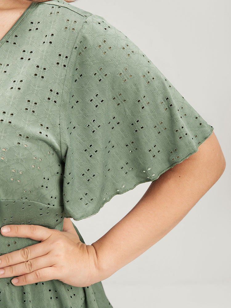 Solid Broderie Anglaise Ruffles Hem T-shirt