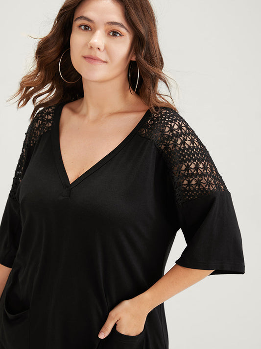 Solid Contrast Lace Asymmetrical Hem Pocket Front T-shirt