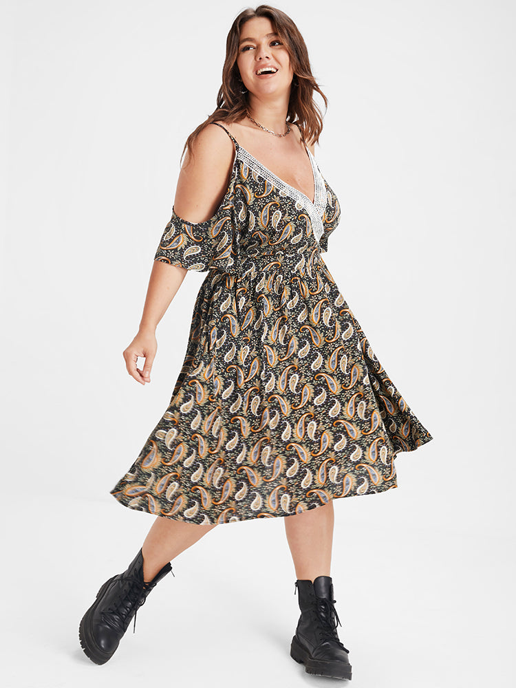 Cold Shoulder Paisley Contrast Lace Midi Dress