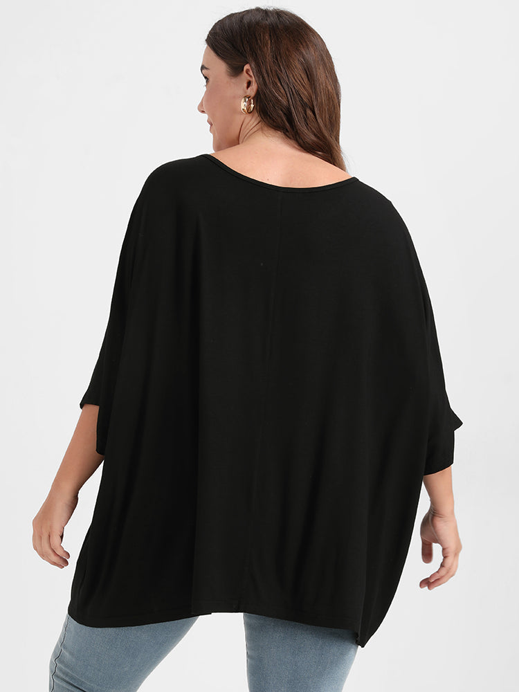 Plain Three Quater Length Sleeve Pocket Round Neck T-shirt