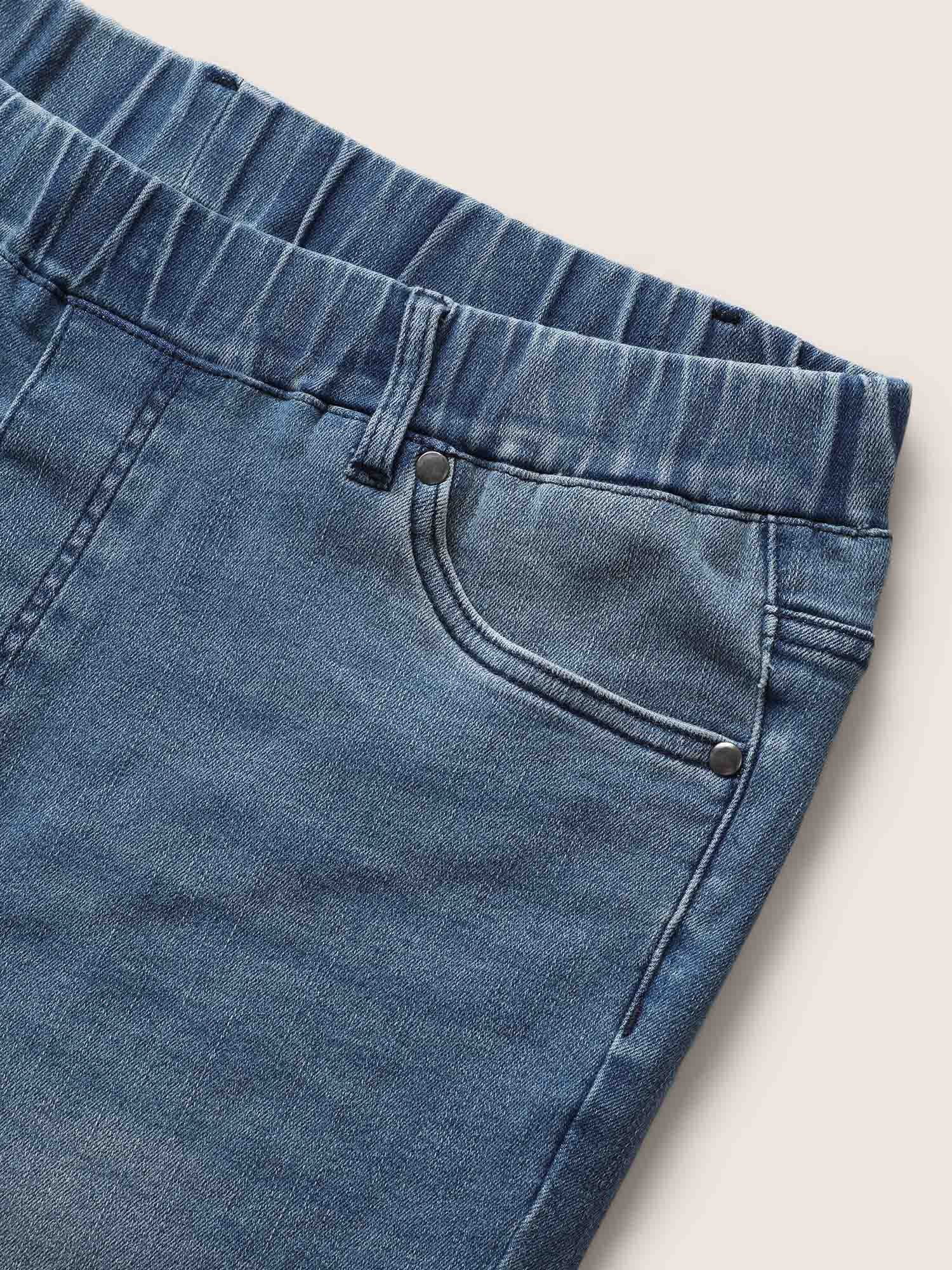 2cd0da32-1f5f-476e-9561-65ca2ddb8e13