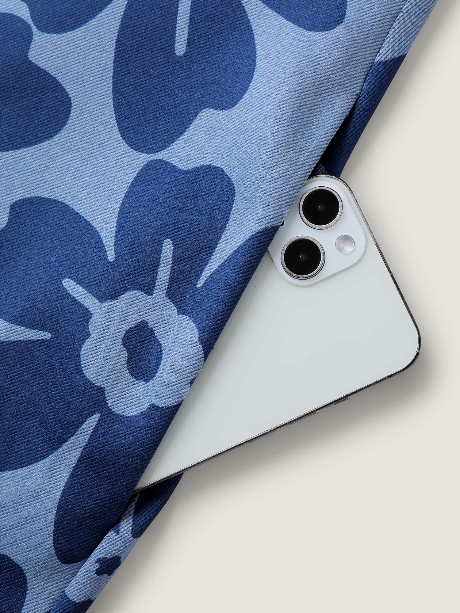 ad993340-bfdc-481e-a523-e7c172d16a1c