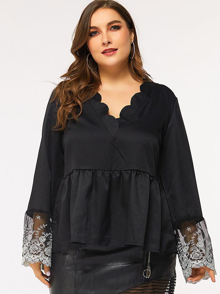 Petal Collar Lace Cuff Raffle Hem Blouse