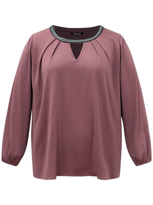 Static-Free Keyhole Pleated Contrast Webbing Blouse