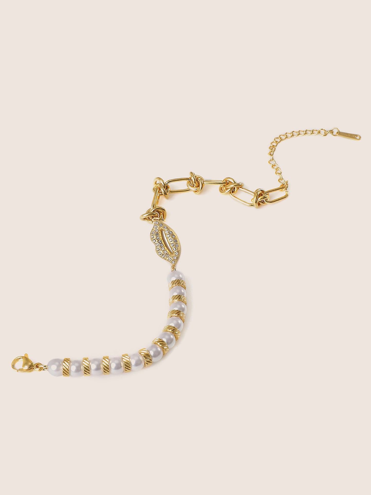Cubic Zirconia Lip Pearl Beaded Bracelet