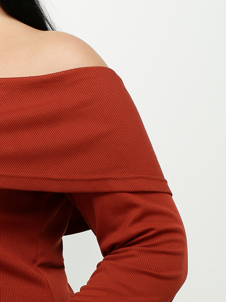Off Shoulder Long Sleeved T-shirt