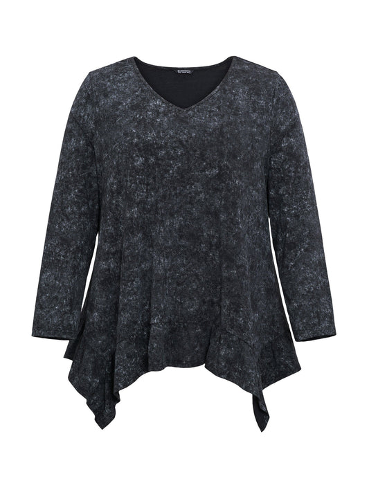 Vintage Print V Neck Hanky Hem T-shirt