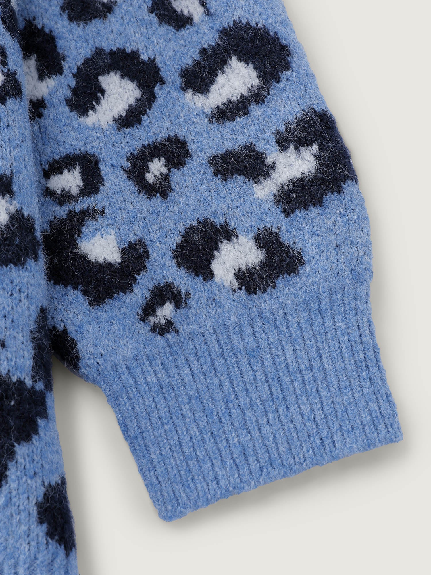 8f12eb0a-cd21-4cbd-ac5e-06ba2991b7a6