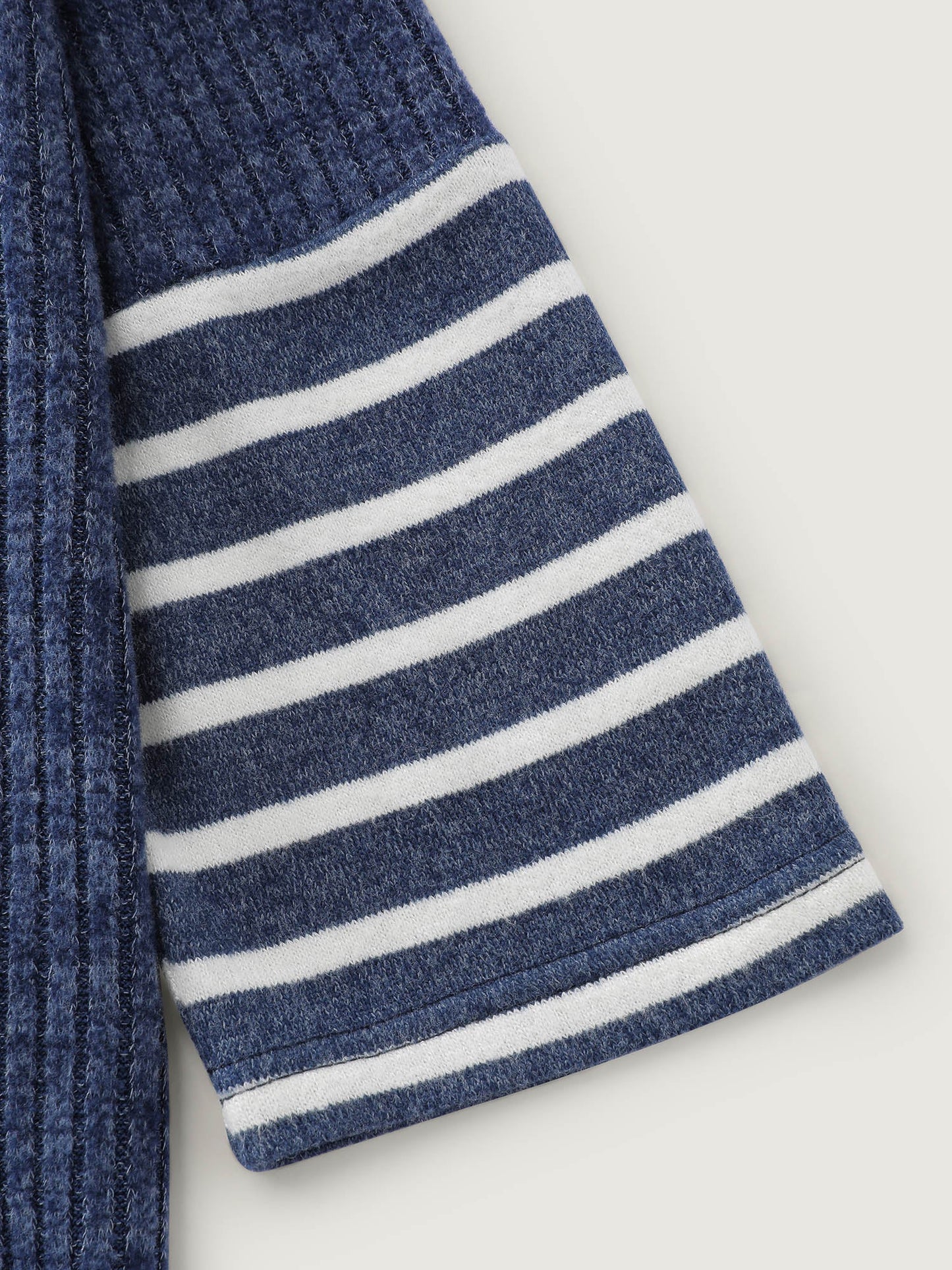 b803e763-1e13-40e0-a24b-e2555b50bfd1