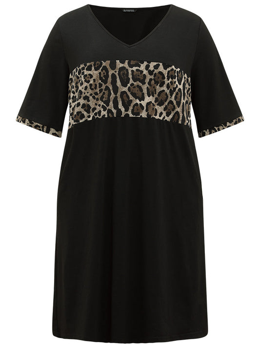 Supersoft Essentials Leopard Print Patchwork Pocket V Neck Dress