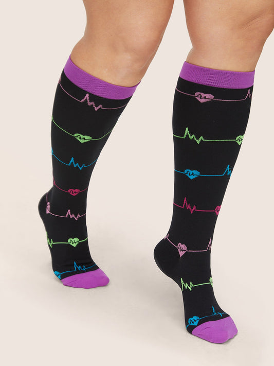 Contrast Heart Line Calf Socks