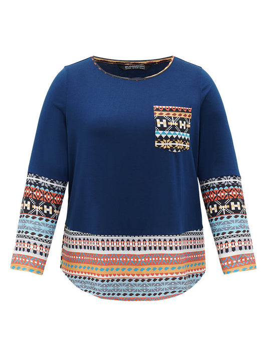 Bandana Print Patched Pocket Curved Hem T-shirt