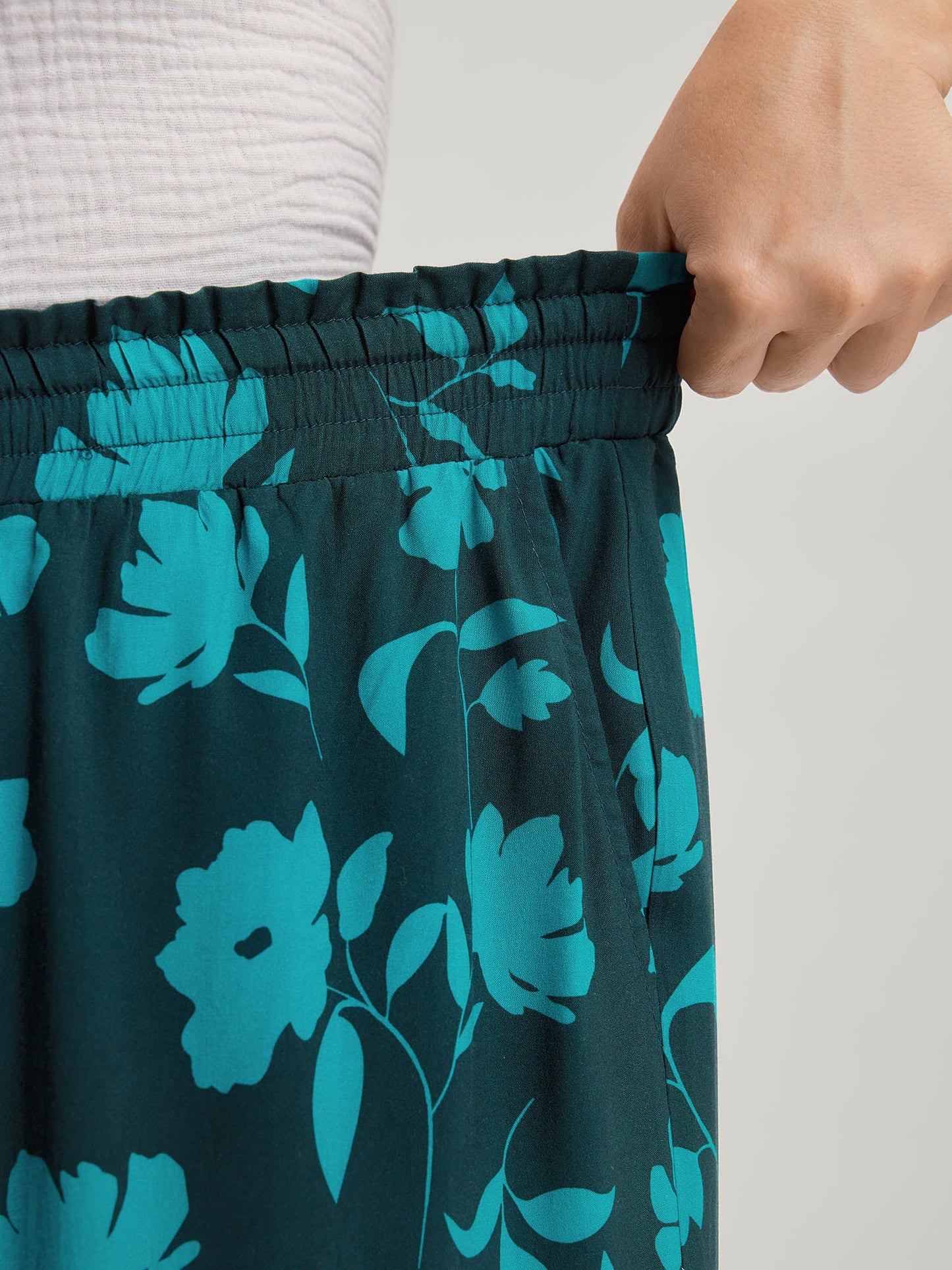 745c883f-b51d-4ff8-9a59-42d9256d01bf