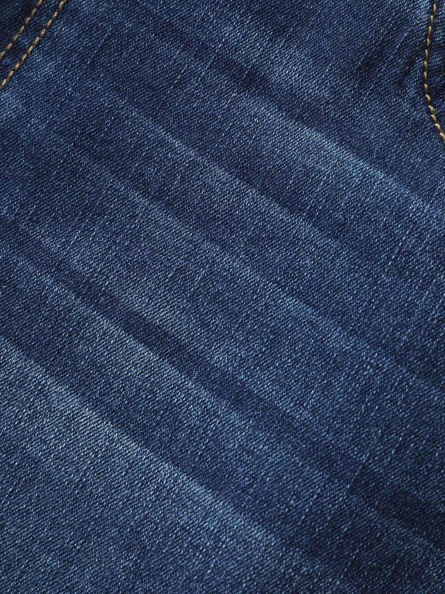 a131e53a-4bc6-4229-8bc3-b30bfb845751