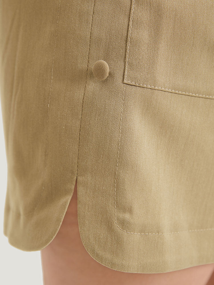 Plain Slant Pocket Curved Hem Button Detail Shorts