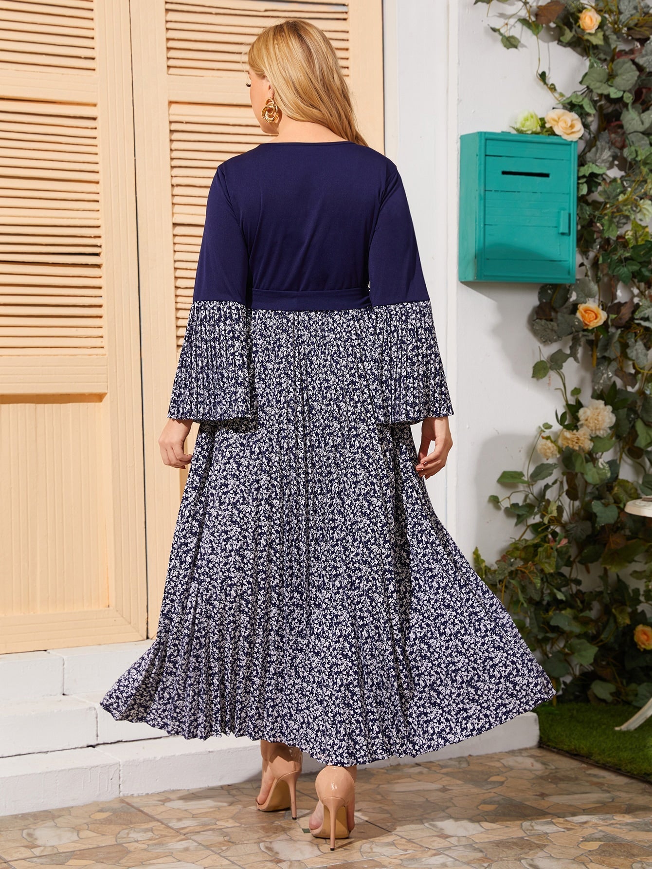 Ditsy Floral Belted Pleated Hem Dress