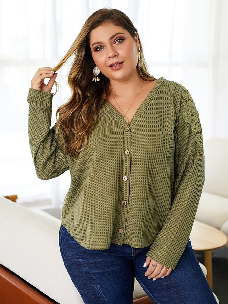 Waffle V-neck Embroidery Knit Top