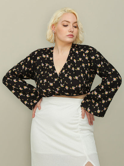 Ditsy Floral V-neck Crop Blouse