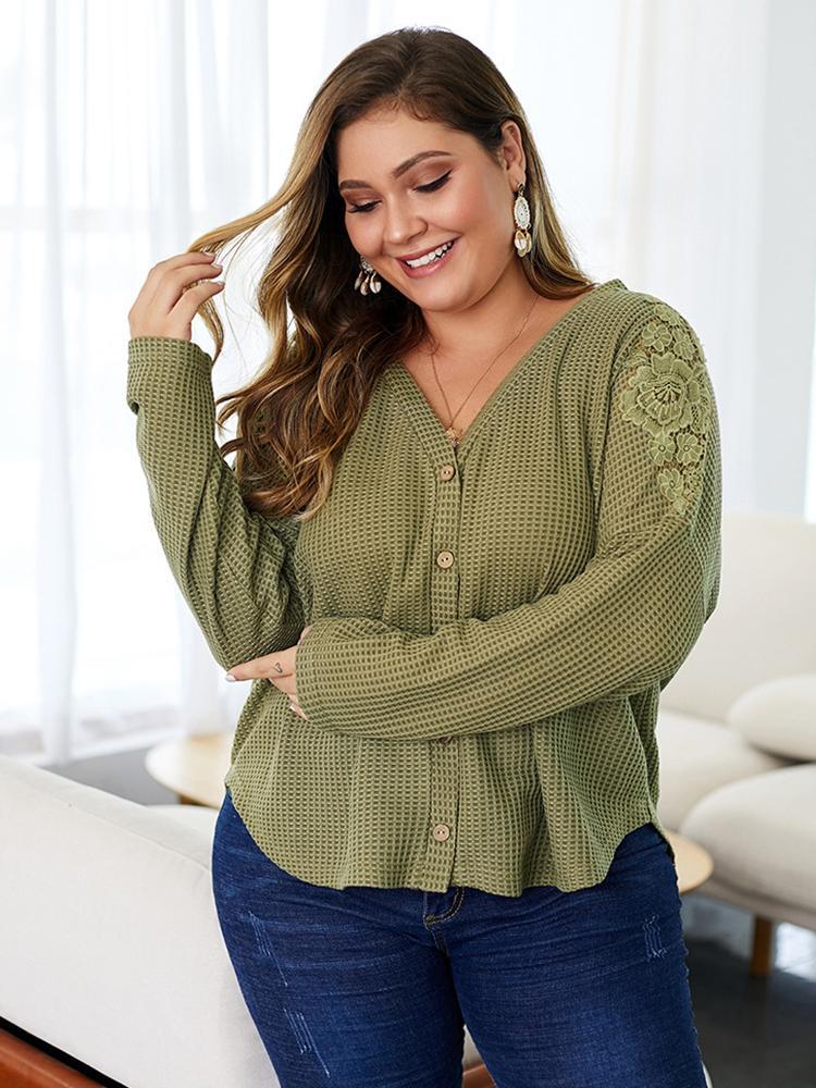 Waffle V-neck Embroidery Knit Top